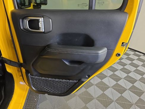 Used 2019 Jeep Wrangler Unlimited Sahara w/ Uconnect 4C Nav & Sound Group AWD/4WD image 29