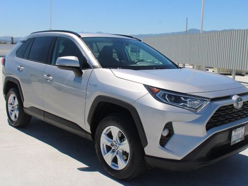 Certified 2021 Toyota RAV4 XLE w/ Convenience Package AWD/4WD image 2