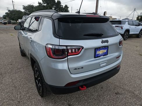 Used 2025 Jeep Compass Trailhawk AWD/4WD image 6