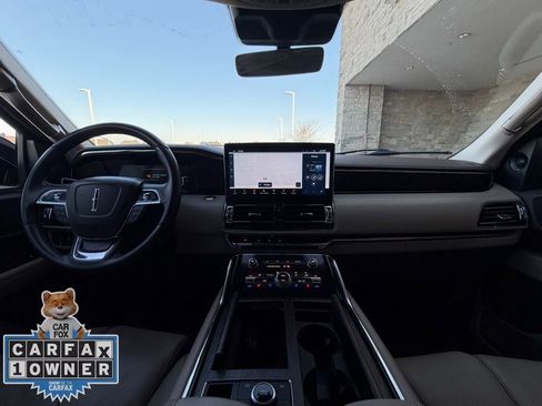 Used 2023 Lincoln Navigator Reserve image 24