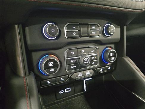 Used 2022 Chevrolet Suburban RST w/ Luxury Package image 26