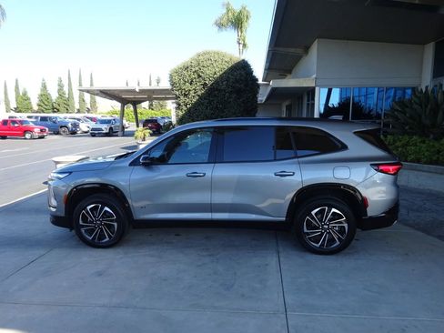 Certified 2025 Buick Enclave Sport Touring image 5