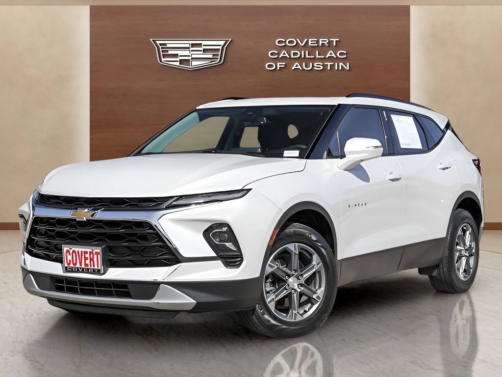 Used 2023 Chevrolet Blazer LT FWD image 1