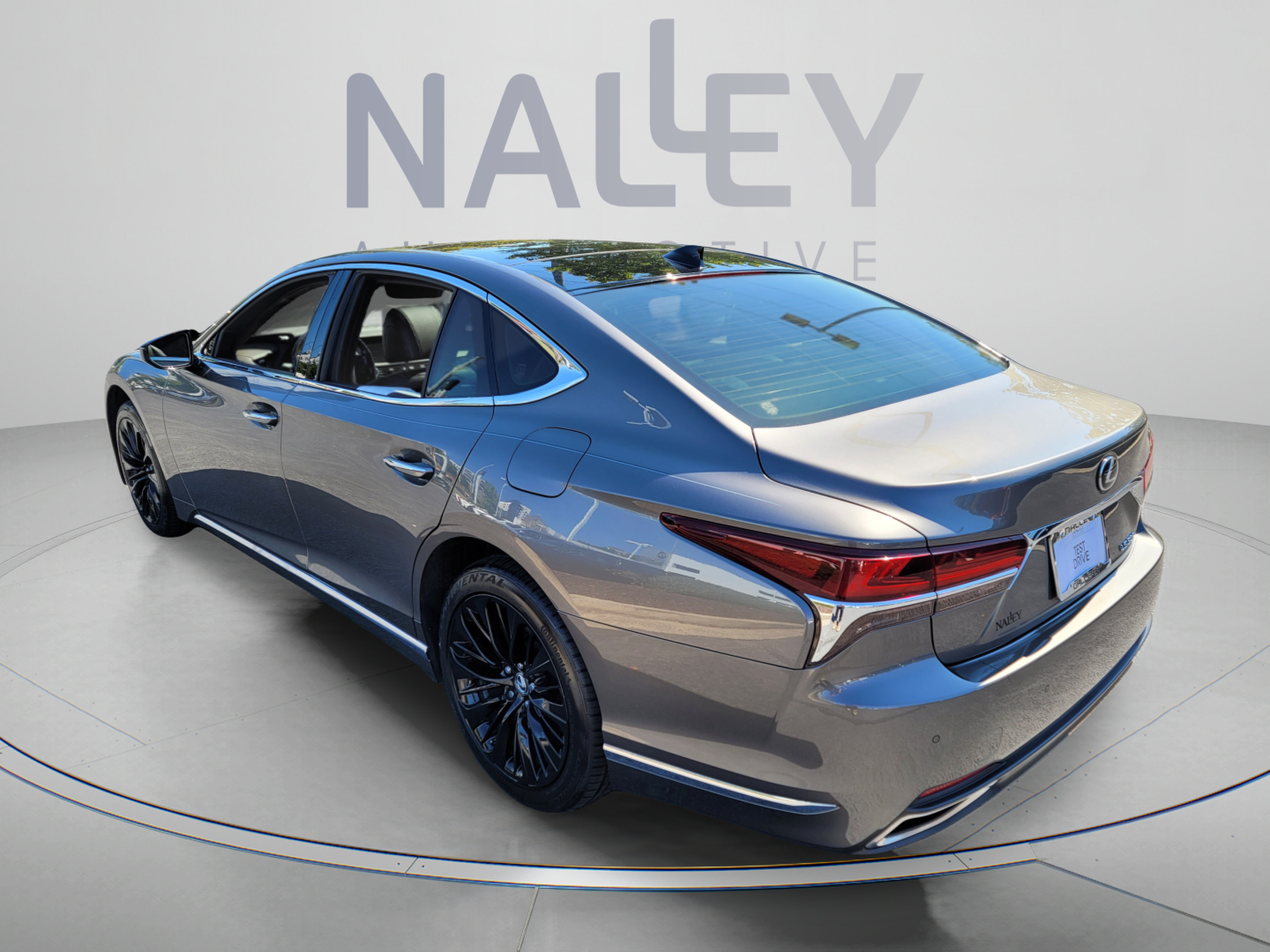 Used 2018 Lexus LS 500 w/ Luxury Package RWD image 3