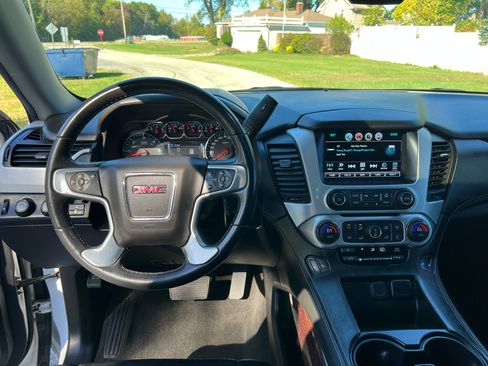Used 2018 GMC Yukon SLT w/ HD Trailering Package image 14