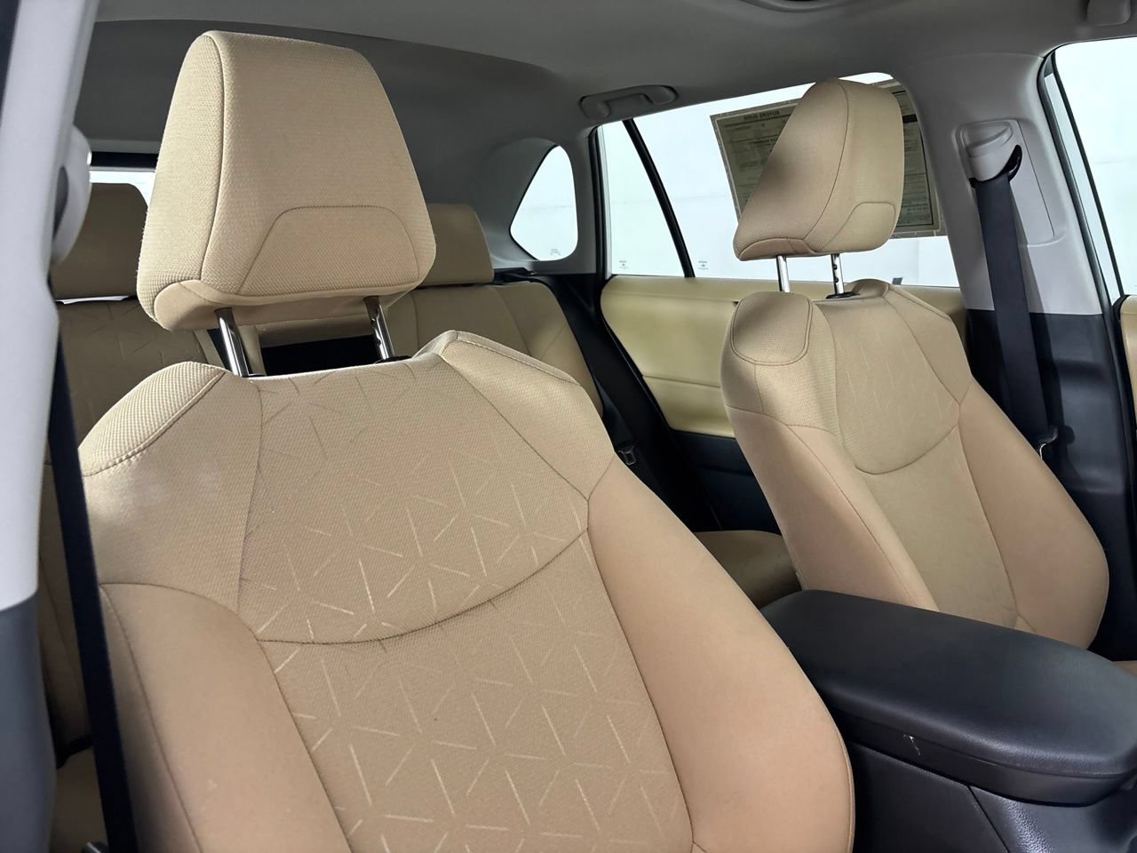 Used 2025 Toyota RAV4 XLE w/ Convenience Package FWD image 30