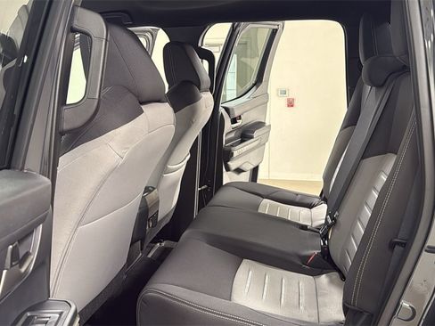 Certified 2025 Toyota Tacoma TRD Off-Road image 15