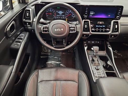 Used 2023 Kia Sorento S image 15