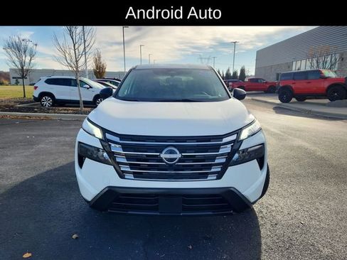 Used 2024 Nissan Rogue S image 2