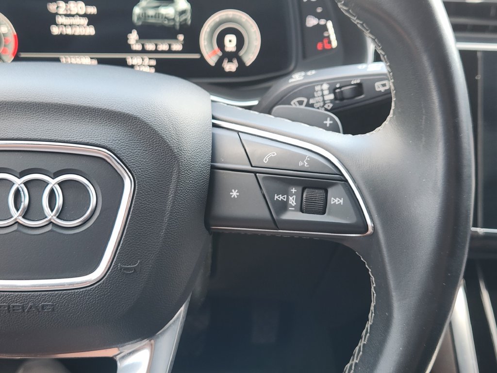 Used 2021 Audi Q8 Prestige AWD/4WD image 29