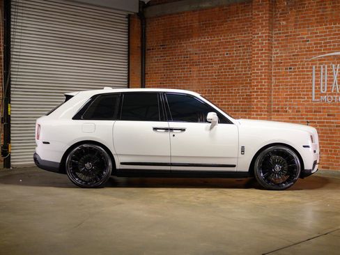 Used 2019 Rolls-Royce Cullinan image 8