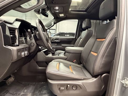 Used 2025 GMC Sierra 1500 AT4 w/ AT4 Premium Package image 29