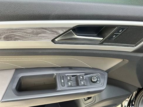 Used 2021 Volkswagen Atlas Cross Sport SE w/ Panoramic Sunroof Package image 29