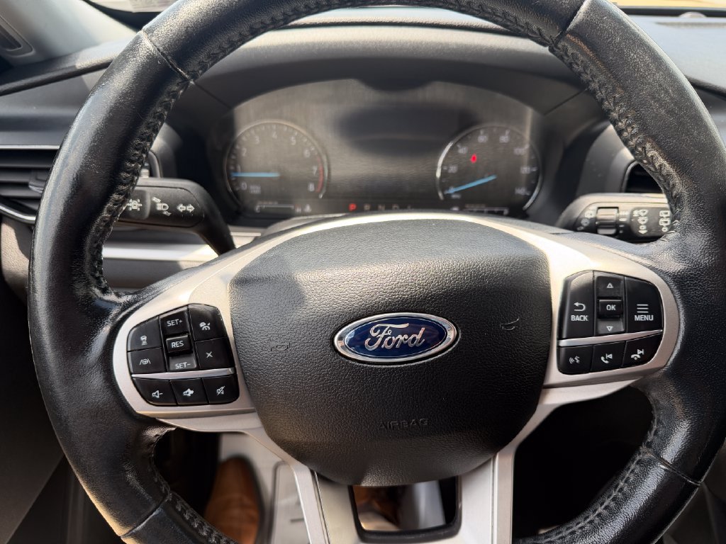 Certified 2022 Ford Explorer XLT w/ Equipment Group 202A AWD/4WD image 26