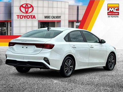 Used 2024 Kia Forte LXS w/ LXS Technology Package FWD image 5