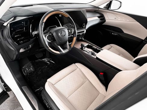 Used 2024 Lexus RX 450h AWD w/ Luxury Package image 18