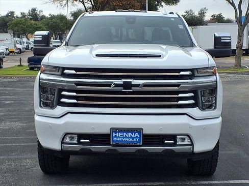 Used 2020 Chevrolet Silverado 2500 High Country w/ Technology Package image 2