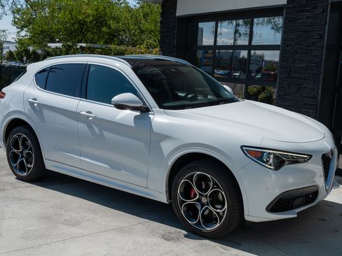 Used 2020 Alfa Romeo Stelvio Ti w/ Active Blind Spot Package AWD/4WD image 73
