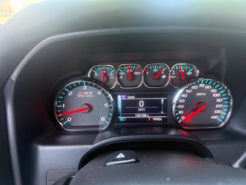Used 2017 Chevrolet Silverado 1500 LT w/ Redline Edition AWD/4WD image 12