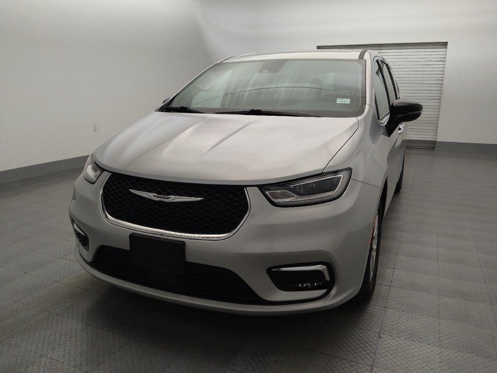 Used 2024 Chrysler Pacifica Touring-L FWD image 15