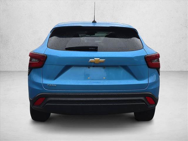 Certified 2025 Chevrolet Trax LS FWD image 6