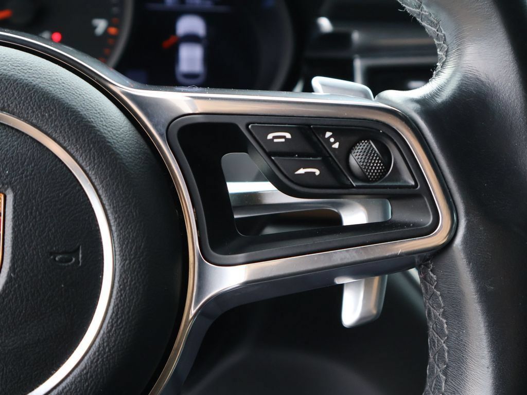 Used 2018 Porsche Macan AWD/4WD image 29