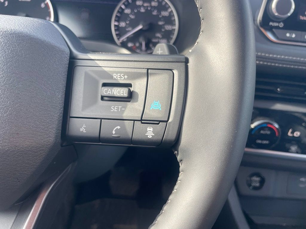Certified 2026 Nissan Rogue SV FWD image 14