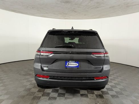 New 2025 Jeep Grand Cherokee Limited w/ Luxury Tech Group II image 8