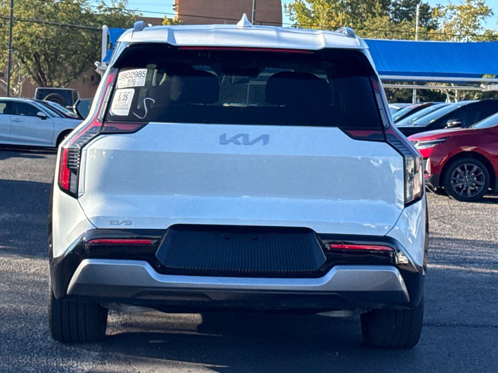 Used 2024 Kia EV9 Land AWD/4WD image 7