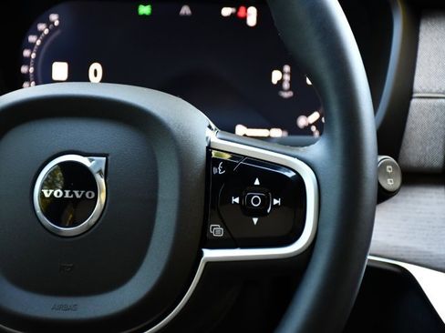 New 2026 Volvo XC90 B6 Plus w/ Protection Package Premier image 23