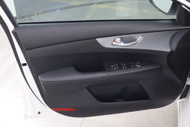 Used 2023 Kia Forte LXS FWD image 16