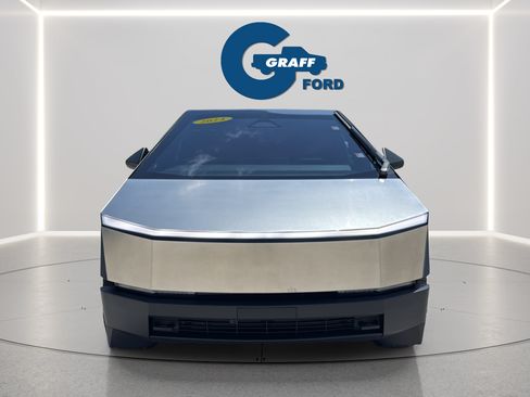 Used 2024 Tesla Cybertruck AWD Crew Cab image 2