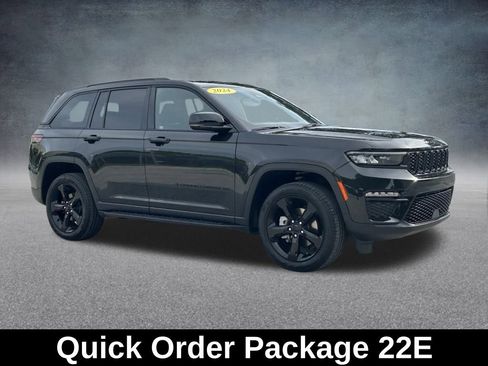 Certified 2024 Jeep Grand Cherokee Limited w/ Black Appearance Package image 5