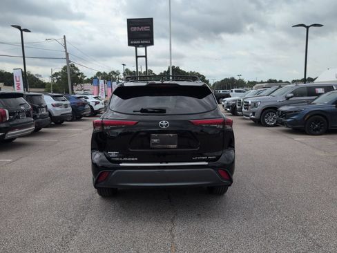 Used 2022 Toyota Highlander Limited AWD/4WD image 5