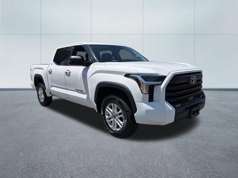 Used 2023 Toyota Tundra SR5 w/ SR5 Premium Package AWD/4WD image 4