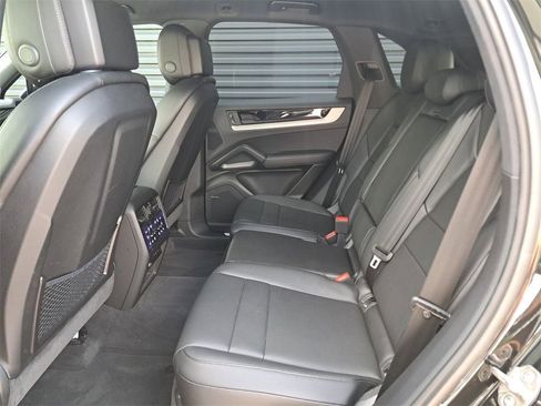 Used 2025 Porsche Cayenne image 24
