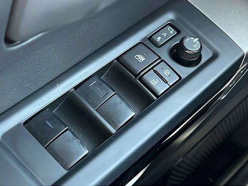 Used 2024 Toyota Tundra Limited AWD/4WD image 19