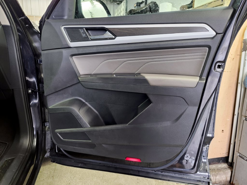 Certified 2023 Volkswagen Atlas SE w/ Panoramic Sunroof Package AWD/4WD image 11