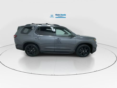 Certified 2025 Honda Pilot Black Edition image 3