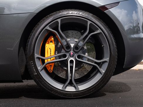 Used 2012 McLaren MP4-12C Coupe RWD image 23