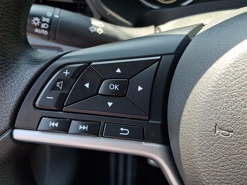 Used 2023 Nissan Altima 2.5 SV FWD image 17