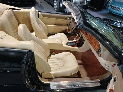 Used 1997 Jaguar XK8 Convertible RWD image 29