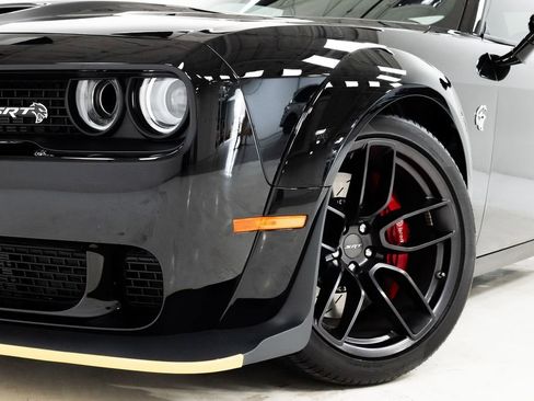 Used 2018 Dodge Challenger SRT Hellcat RWD image 3