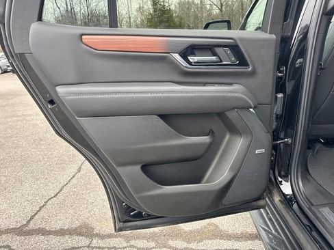 Certified 2025 GMC Yukon Denali image 15