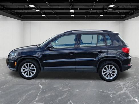 Used 2018 Volkswagen Tiguan Limited w/ Premium Package image 2