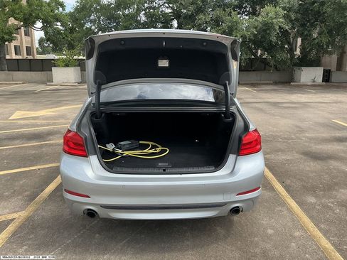 Used 2018 BMW 530e RWD image 9