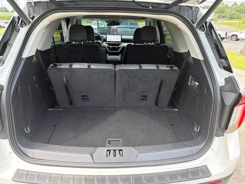 Used 2025 Ford Explorer Active w/ Active Comfort Package AWD/4WD image 12
