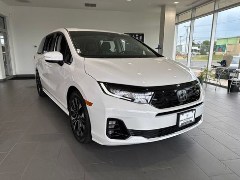 Used 2025 Honda Odyssey Elite image 2
