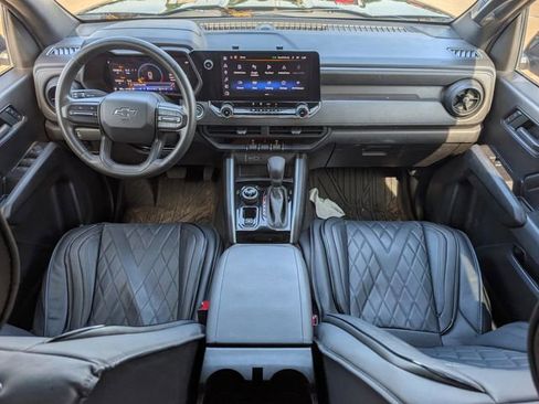 Used 2024 Chevrolet Colorado Trail Boss w/ Advanced Trailering Package AWD/4WD image 11