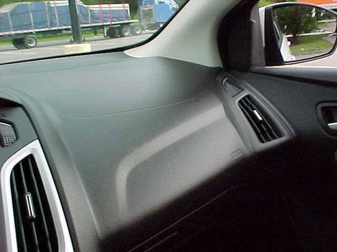 Used 2013 Ford Focus SE FWD image 19